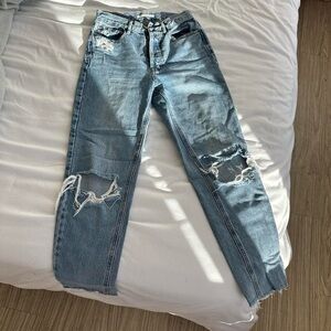 Pacsun ultra high rise slim mom jeans/straight leg light jeans — size 24, 25”